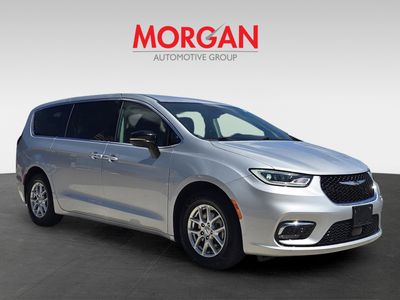 2024 Chrysler Pacifica - Photo 2