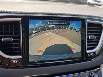 2024 Chrysler Pacifica - Photo 24