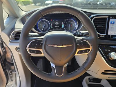 2024 Chrysler Pacifica - Photo 30
