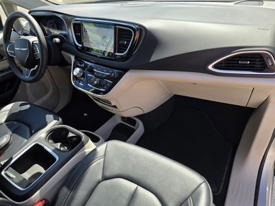 2024 Chrysler Pacifica - Photo 12