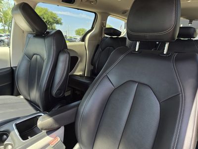 2024 Chrysler Pacifica - Photo 22