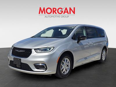 2024 Chrysler Pacifica - Photo 4