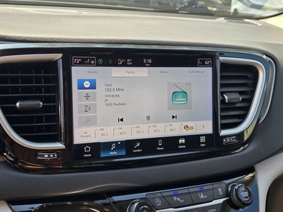 2024 Chrysler Pacifica - Photo 23
