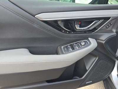 2025 Subaru Outback - Photo 18