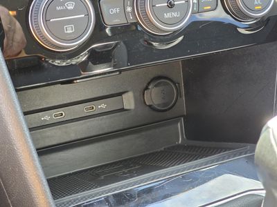 2024 Volkswagen Taos - Photo 25