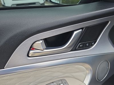 2021 Genesis G70 - Photo 18