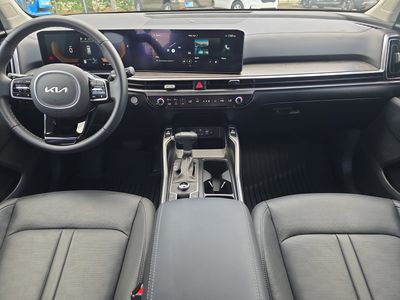 2025 Kia Sorento - Photo 13