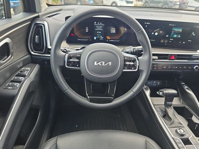 2025 Kia Sorento - Photo 14
