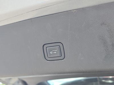 2023 Chevrolet Traverse - Photo 11