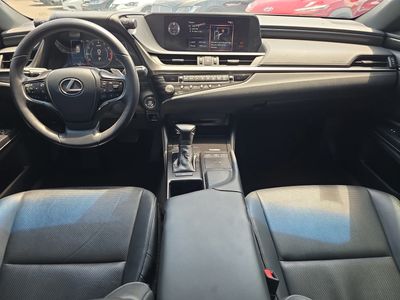 2021 Lexus ES - Photo 12