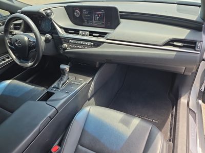 2021 Lexus ES - Photo 11