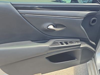 2021 Lexus ES - Photo 17
