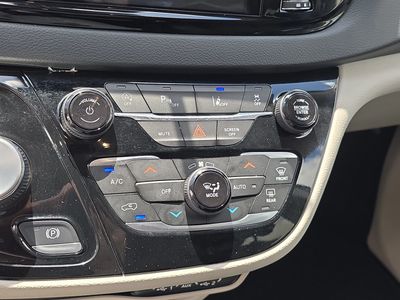 2023 Chrysler Pacifica - Photo 26