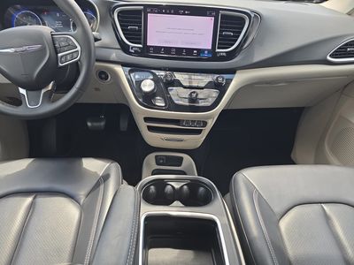 2023 Chrysler Pacifica - Photo 15