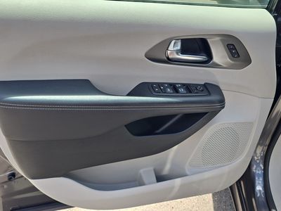 2023 Chrysler Pacifica - Photo 19