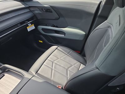 2027 Kia Telluride Hybrid - Photo 16