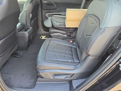 2027 Kia Telluride Hybrid - Photo 17