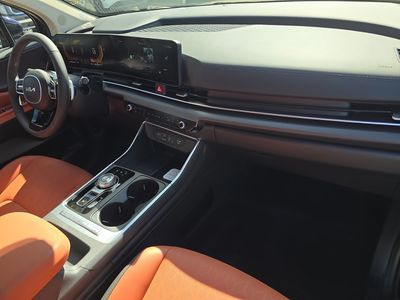 2026 Kia Carnival Hybrid — photo 12 view