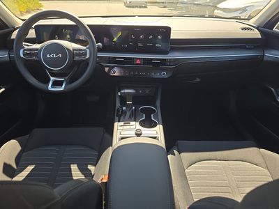 2026 Kia K5 — photo 11 view