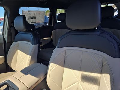 2027 Kia Telluride - Photo 23
