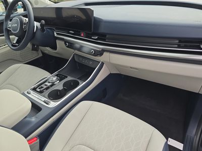 2026 Kia Carnival Hybrid - Photo 13
