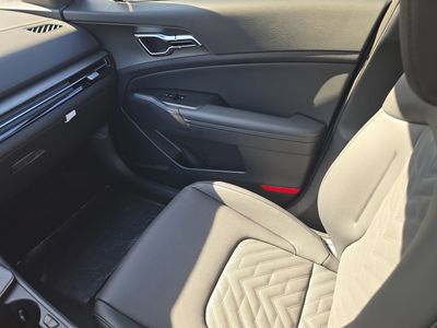 2026 Kia Sportage Plug-In Hybrid - Photo 16