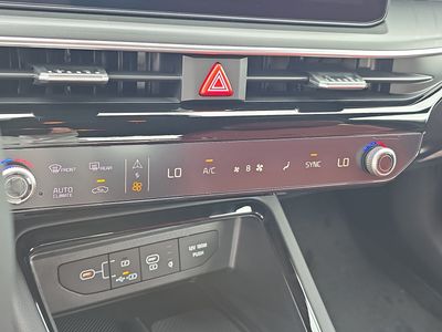 2026 Kia K5 - Photo 26