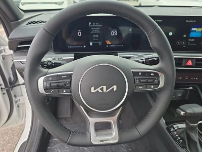 2026 Kia K5 - Photo 31