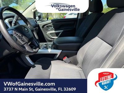 2018 Nissan Titan - Photo 18