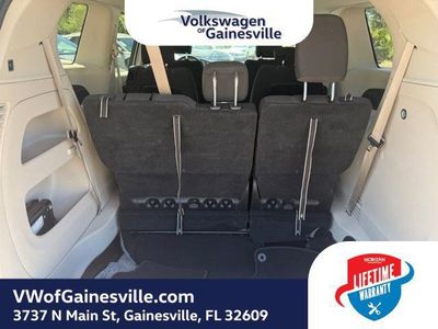 2023 Chrysler Voyager - Photo 6