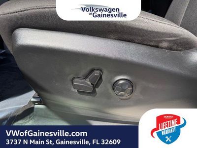 2023 Chrysler Voyager - Photo 16