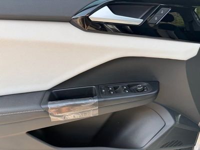 2026 Volkswagen Taos - Photo 12