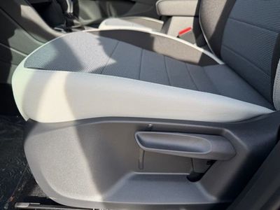 2026 Volkswagen Taos - Photo 13