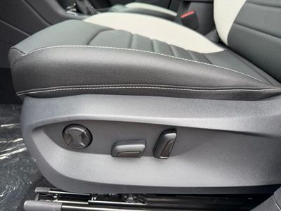 2026 Volkswagen Taos - Photo 13