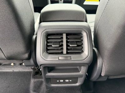 2026 Volkswagen Taos - Photo 8