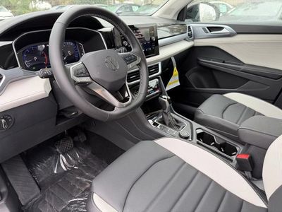 2026 Volkswagen Taos - Photo 15