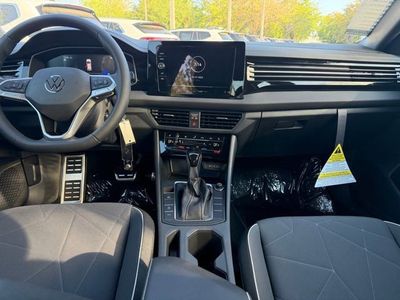 2026 Volkswagen Jetta - Photo 8