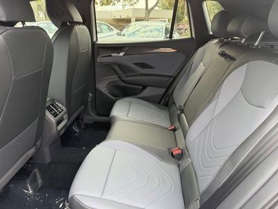 2026 Volkswagen Tiguan - Photo 7