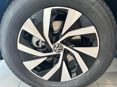2025 Volkswagen Tiguan - Photo 18