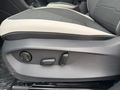 2026 Volkswagen Taos - Photo 14