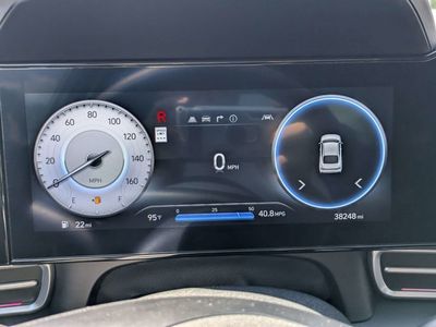 2024 Hyundai Elantra - Photo 24