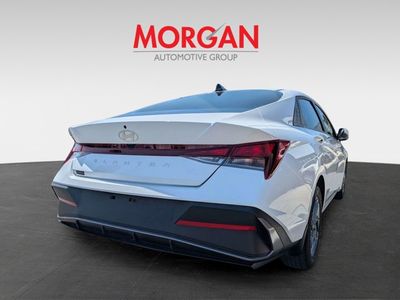2024 Hyundai Elantra - Photo 3
