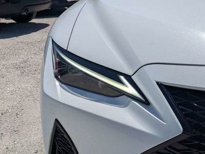 2024 Lexus IS - Photo 9