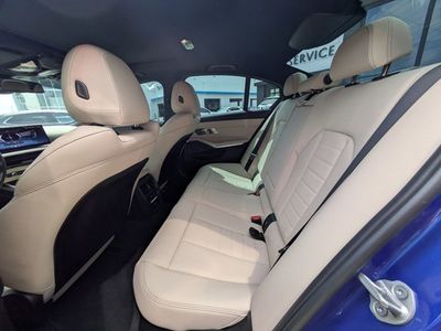 2025 BMW 3 Series - Photo 10