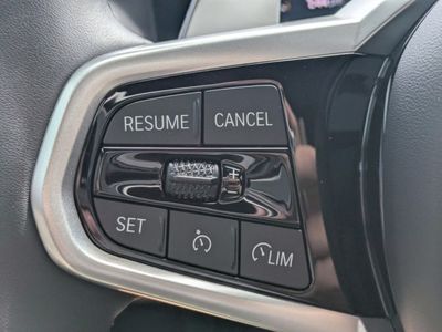 2025 BMW 3 Series - Photo 18