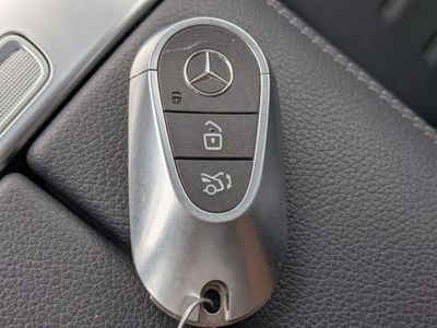 2025 Mercedes-Benz GLC - Photo 24