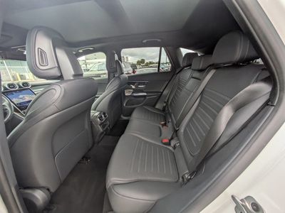 2025 Mercedes-Benz GLC - Photo 11