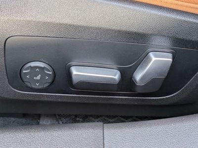 2023 BMW 3 Series - Photo 19