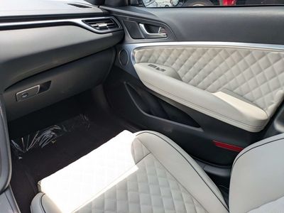 2025 Genesis G70 - Photo 15