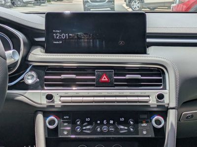 2025 Genesis G70 - Photo 16